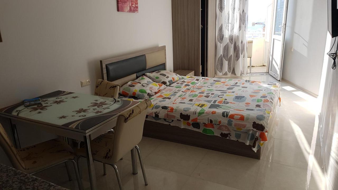 Sky-G Sea View Apartment Batumi Eksteriør bilde